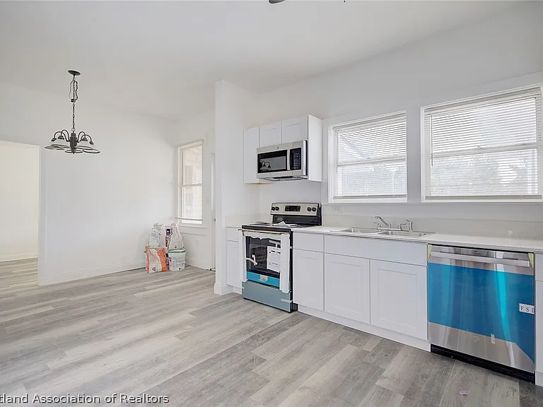 199 E Camphor St — Photo 4