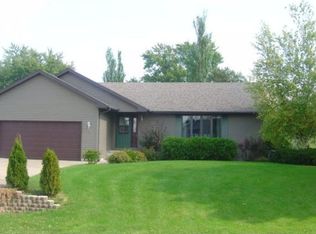 1122 Ran Lie St, Oshkosh, WI 54904