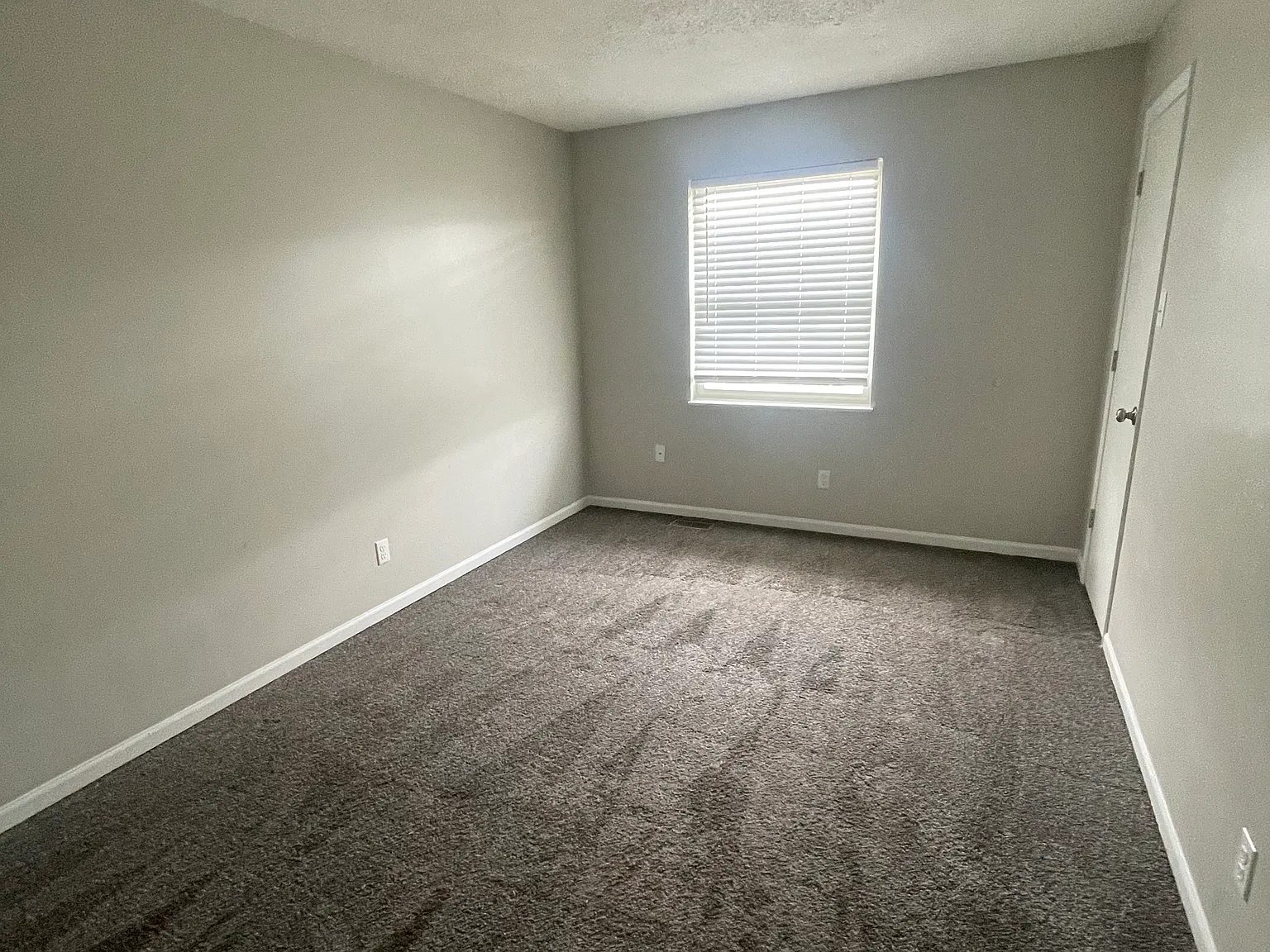 2 bed, 1.5 bath, 900 sqft, $925 — Photo 4