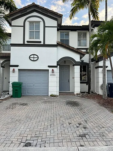 11486 NW 77th St Photo 1