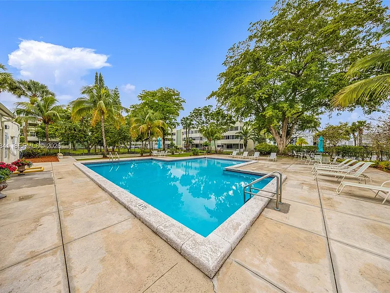 6075 N Sabal Palm Blvd #210 — Photo 25