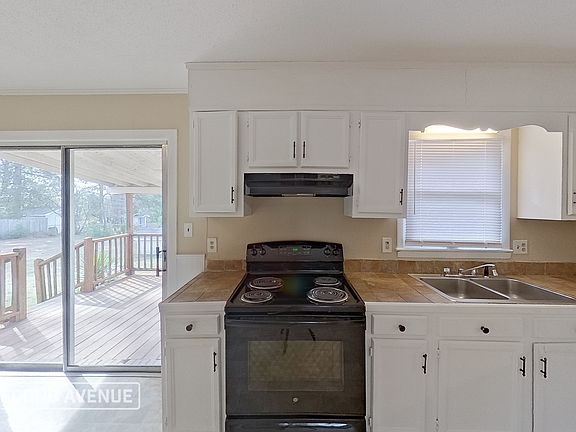 4th image of 6047 Lexington Dr