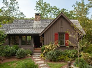 116 Boathouse Row, Sapphire, NC 28774