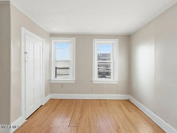 3rd image of 266 Hills Pl #1
