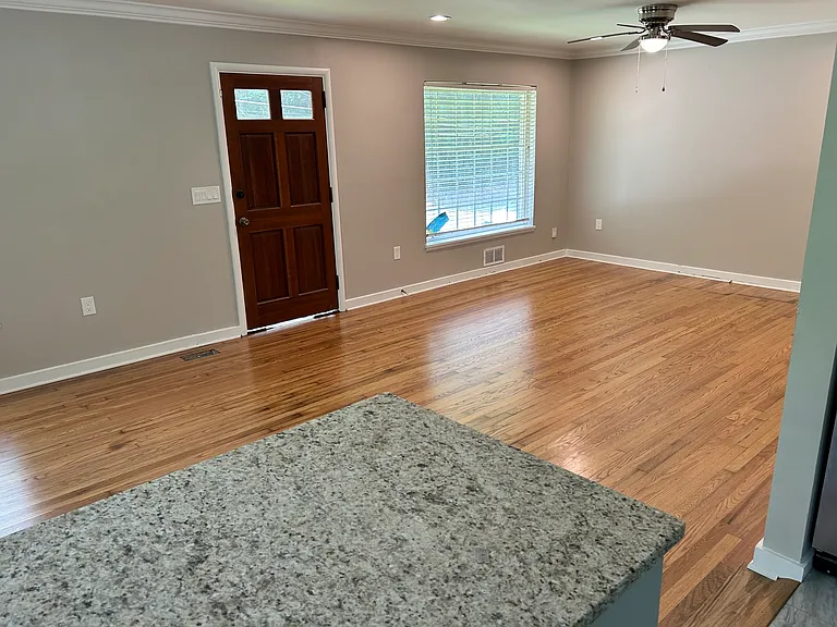 1748 Windsor Blvd — Photo 6