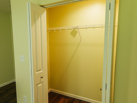 3rd image of 300 E Bacon St Unit 2