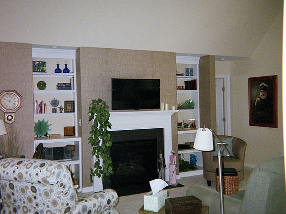 3rd image of 64 Southfield Ln