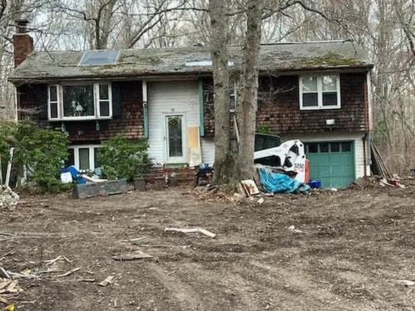 625 Hortonville Rd, Swansea, MA 02777