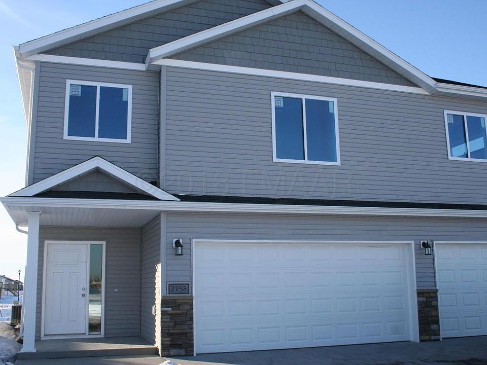 1st image of 2758 Divide St W