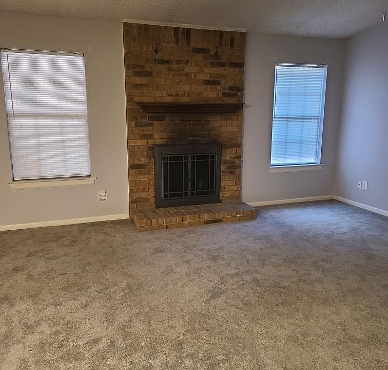 2nd image of 1114 Silverlake Dr