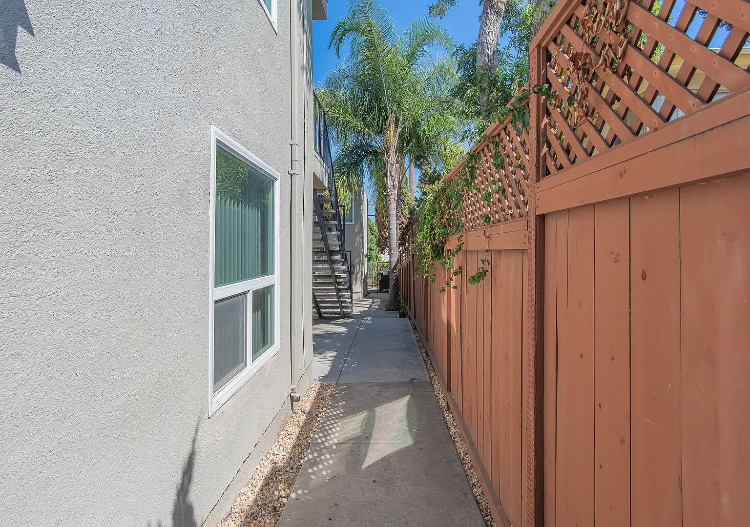 4679 Cherokee Avenue — Photo 3