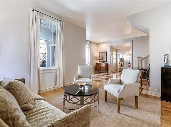 4th image of 1631 Valence St