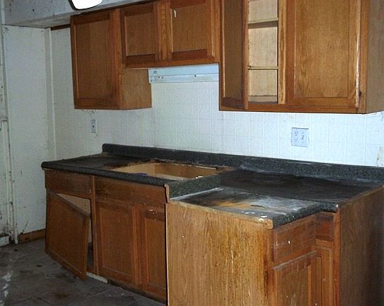 4th image of 9411 Edmunds Ave
