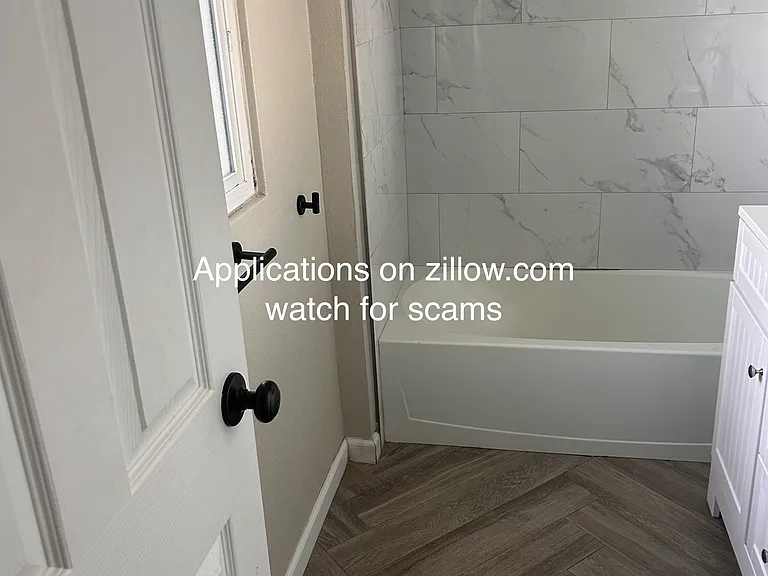526 Auburn St — Photo 16
