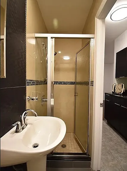 56 Elizabeth St #15 — Photo 11