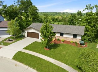 1504 Whitters Way NW, Cedar Rapids, IA 52405