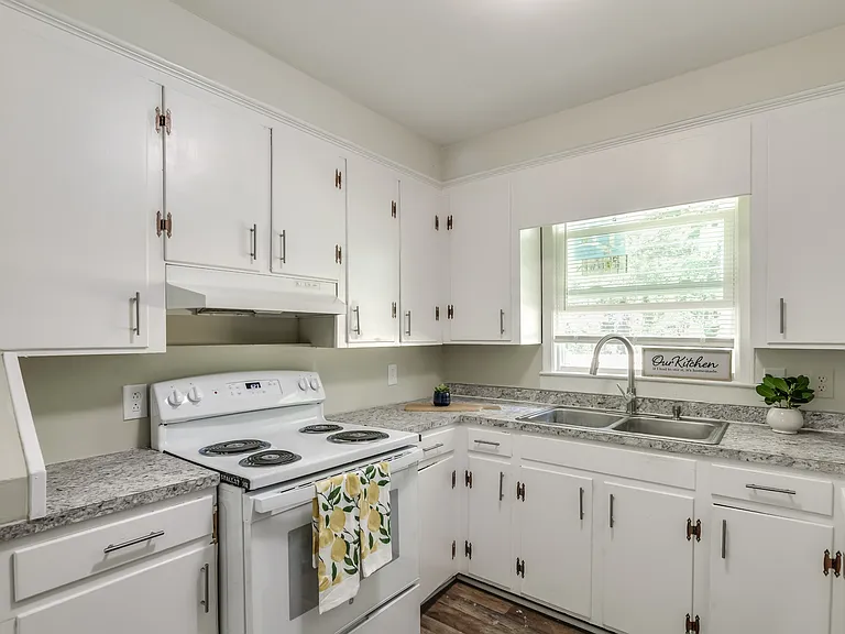 1725 Cheltenham Ln — Photo 18
