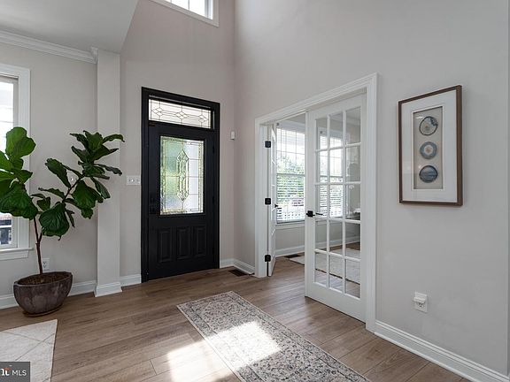 2nd image of 1251 Park St