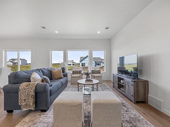 4th image of 3636 Decorah Way S