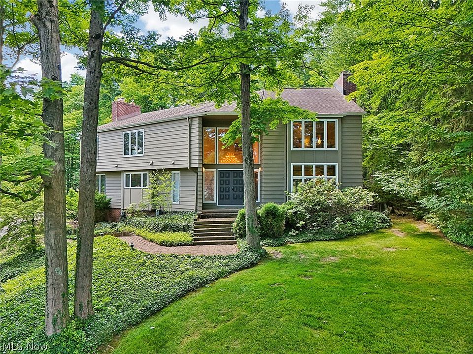 1st image of 24 Pepper Creek Dr