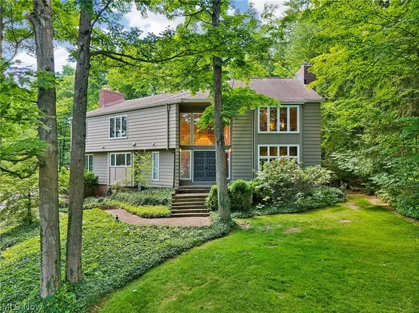 24 Pepper Creek Dr, Pepper Pike, OH 44124
