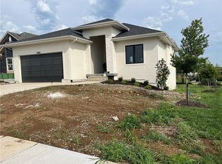7126 Westgate St, Shawnee, KS 66216