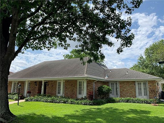 2nd image of 101 Chateau Mouton Dr