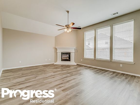 3rd image of 1110 Eastbrook Dr
