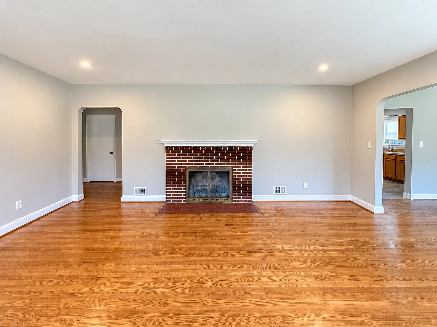 5 bed, 2.5 bath, 1266 sqft, $3,100 — Photo 4