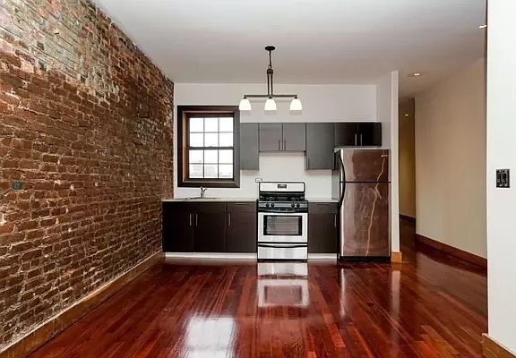 2nd image of 358 Franklin Ave #3R