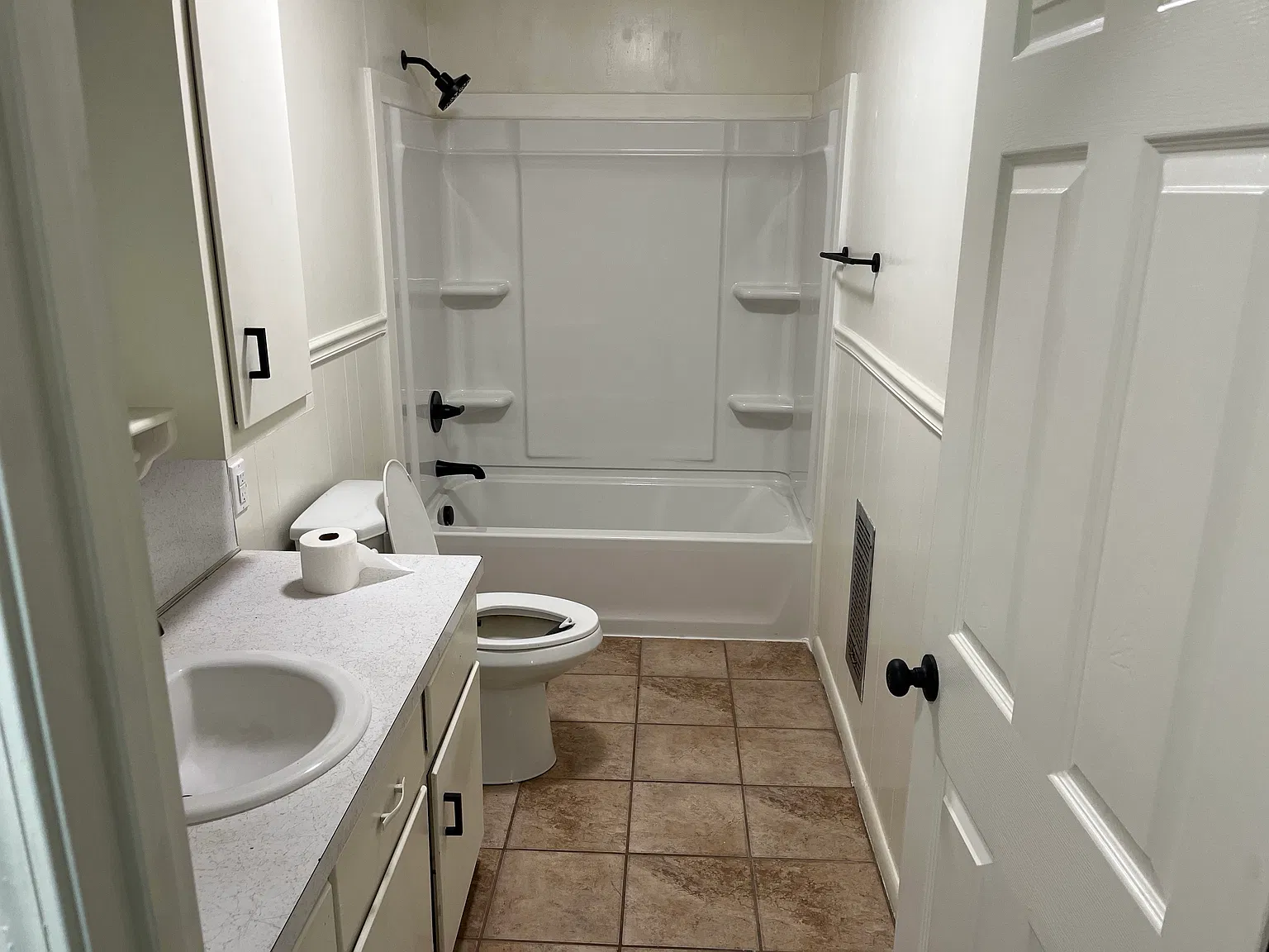 3 bed, 1303 sqft, $1,100 — Photo 4