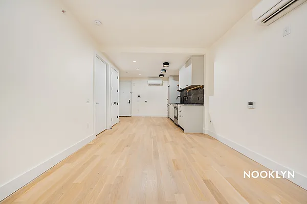 Rented by Nooklyn NYC LLC | media 41