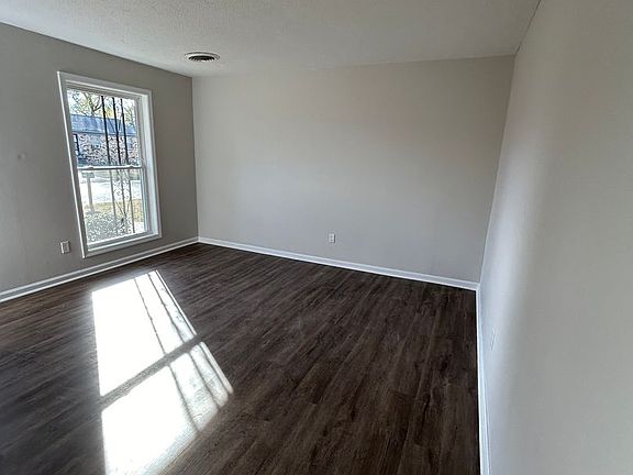 3rd image of 115 Tisdale St