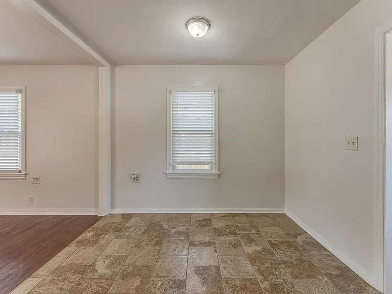 1825 NW 35th St — Photo 22