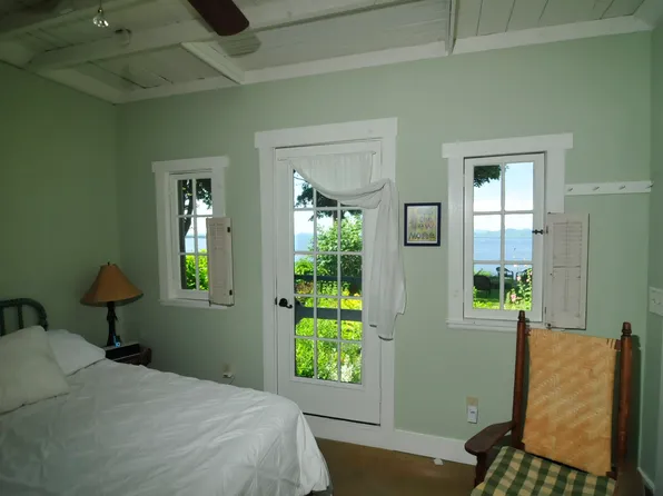 53 Lakeview Ter #B, Burlington, VT 05401