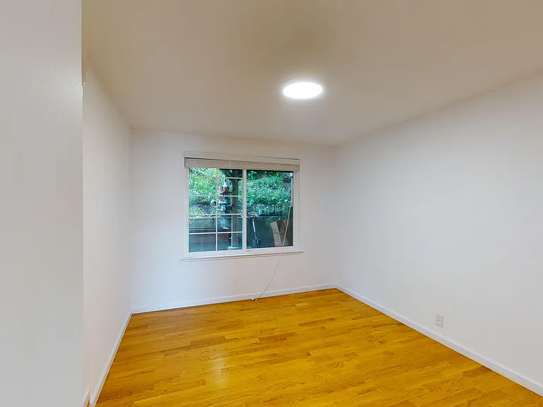 1040 Ashbury St — Photo 26