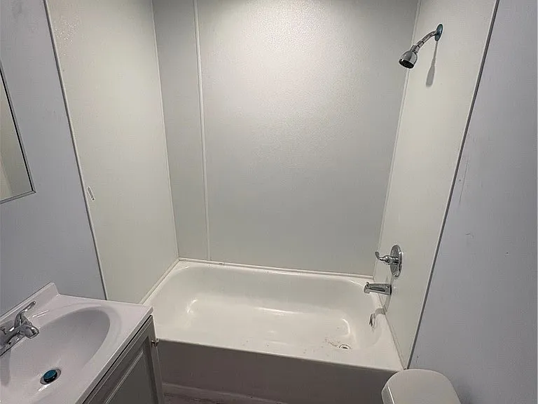 233 Laird Ave — Photo 9