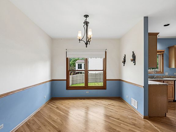5th image of 615 Wood Creek Dr
