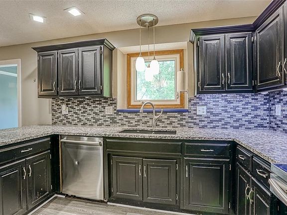 3rd image of 3241 S Gateway Dr
