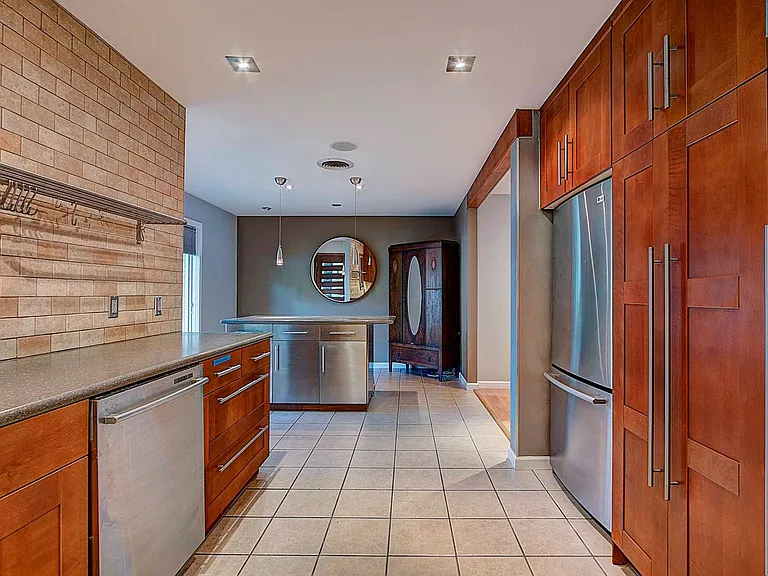 5500 Westminster Drive — Photo 7