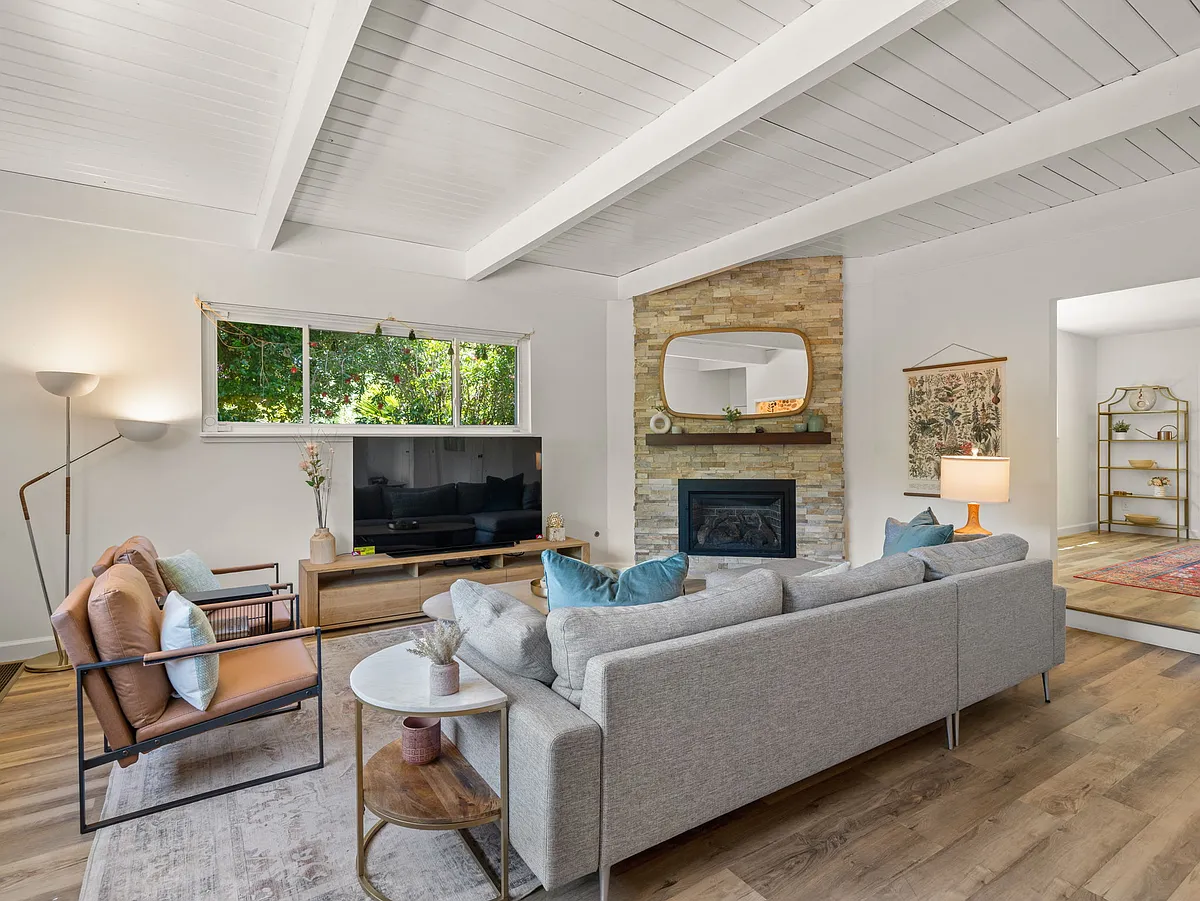 Building Photo - 4053 Reinhardt Dr