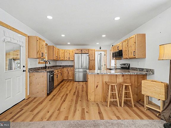 2nd image of 490 Shed Rd