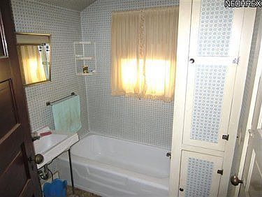 4th image of 213 Bath St
