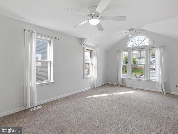 2nd image of 402 Ohio Ave