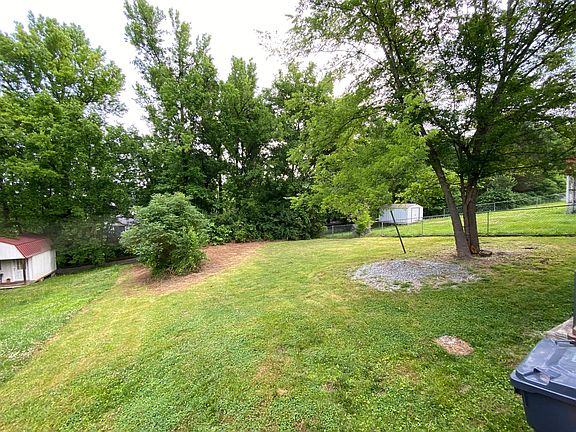 5th image of 325 Haywood Ave