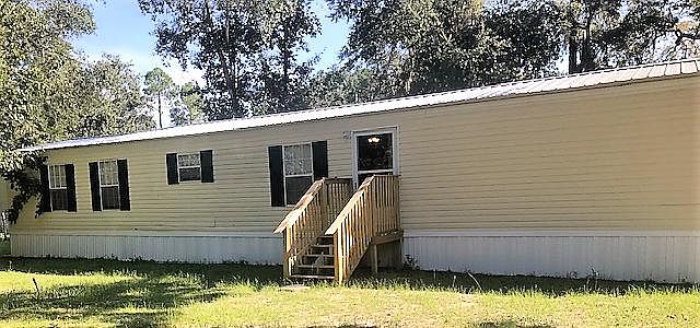 Front view of home