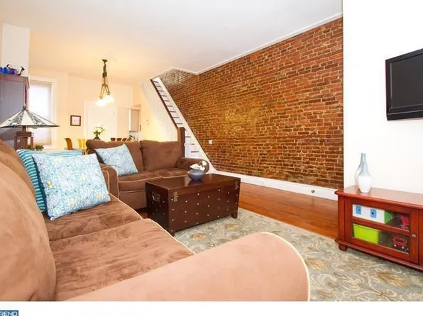 886 Pennock St, Philadelphia, PA 19130