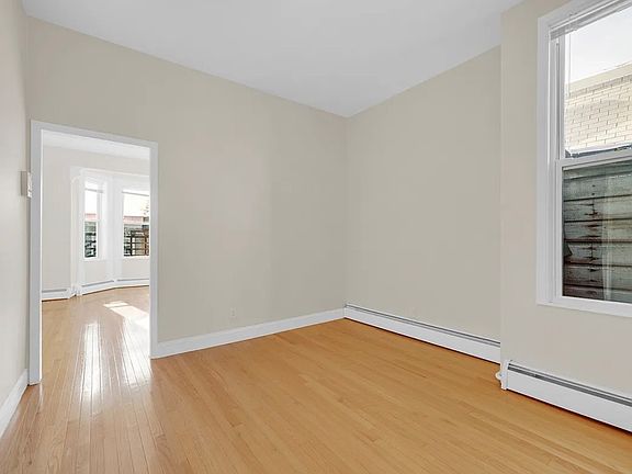 4th image of 144 Bowers St APT 9