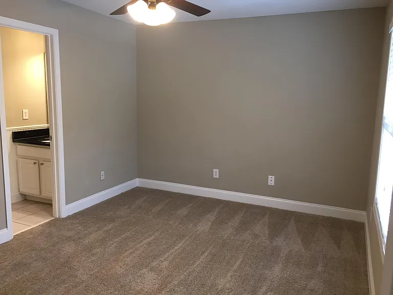 32 Villa Ct SE — Photo 6