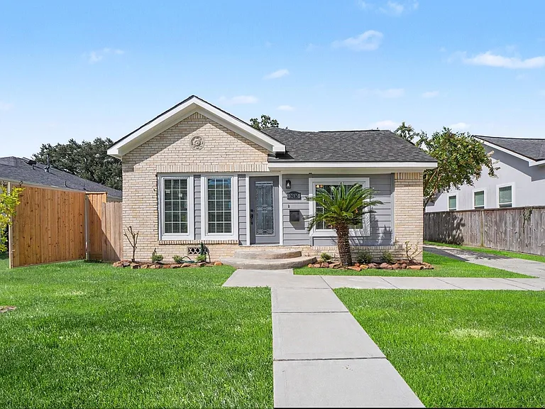 2805 Rosewood St — Photo 1